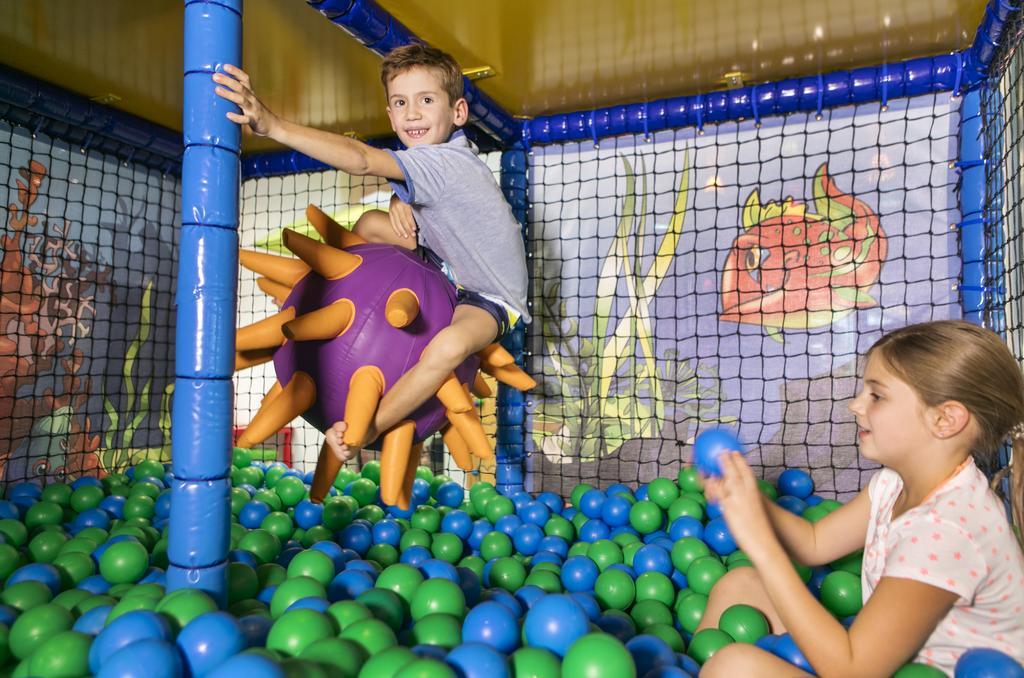 H2O Hotel-Therme-Resort, Fur Familien Mit Kindern Bad Waltersdorf Exteriör bild