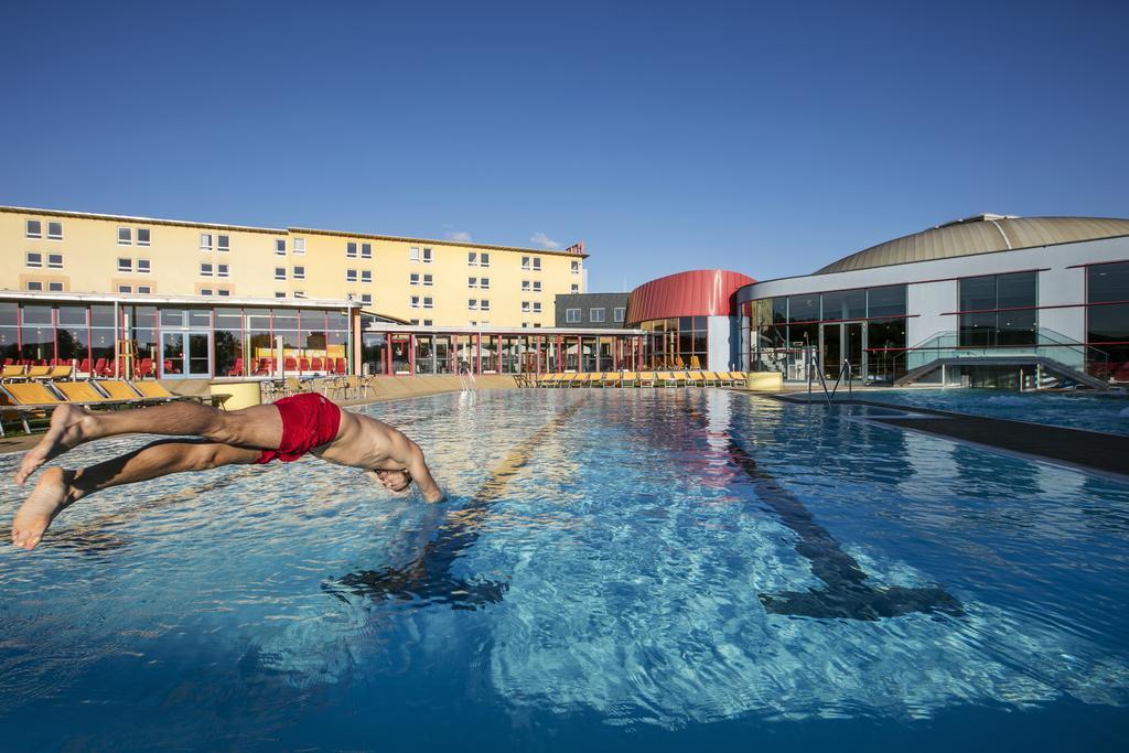 H2O Hotel-Therme-Resort, Fur Familien Mit Kindern Bad Waltersdorf Exteriör bild