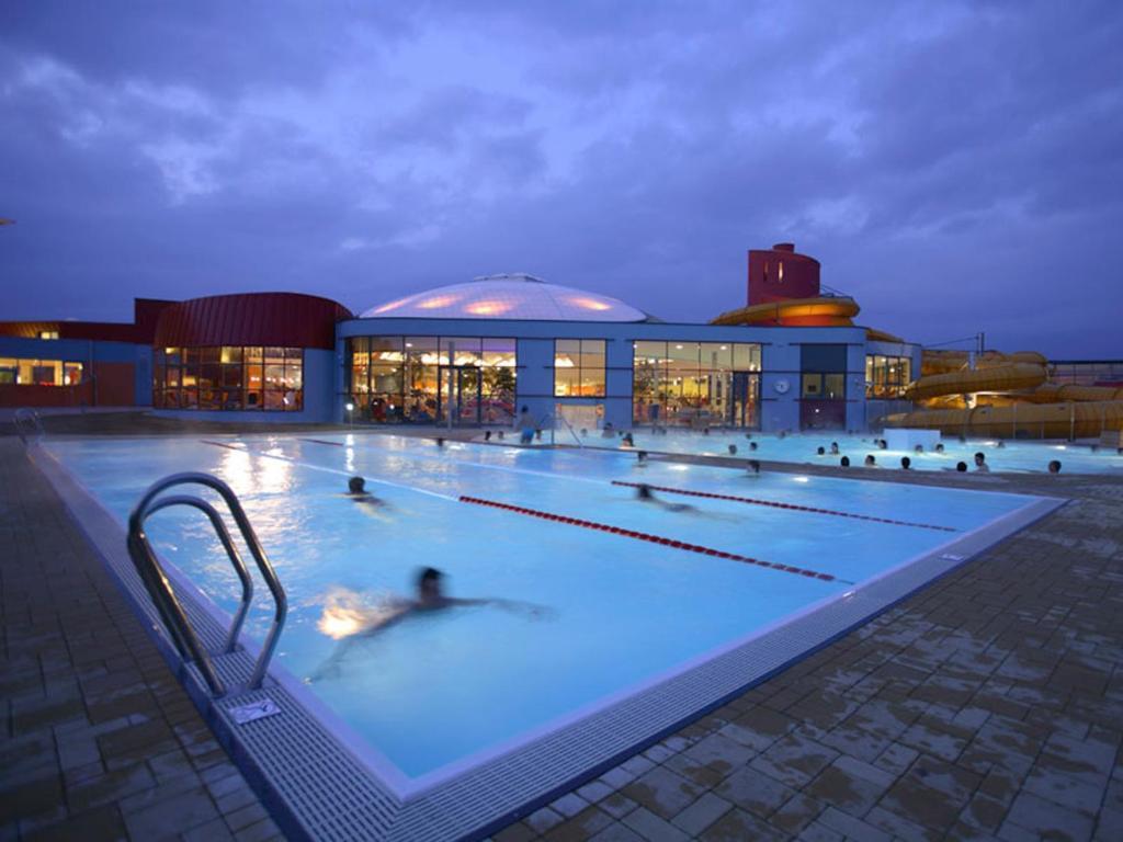 H2O Hotel-Therme-Resort, Fur Familien Mit Kindern Bad Waltersdorf Exteriör bild